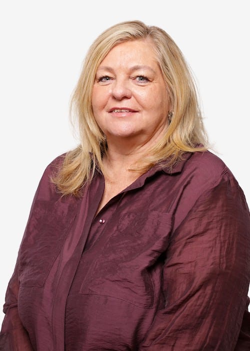 Headshot of Lynn, Credit Controller / Finance Assistant at 1st Line Defence