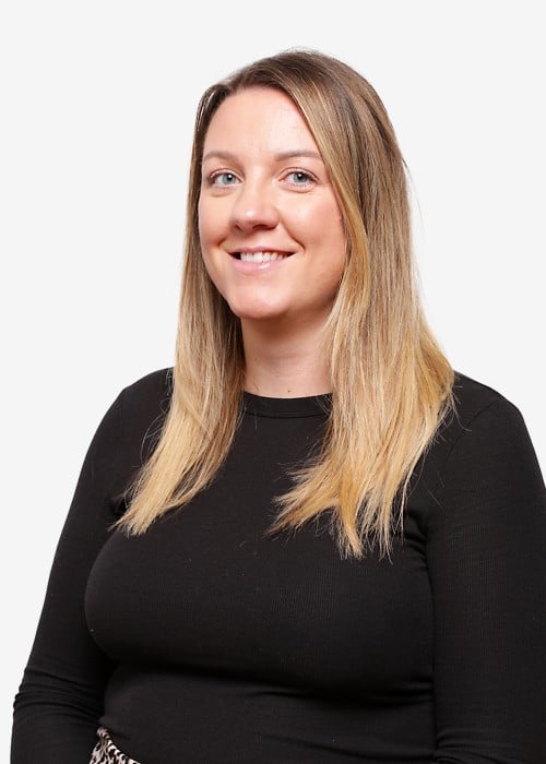 Headshot of Roxanne, Credit Controller at 1st Line Defence